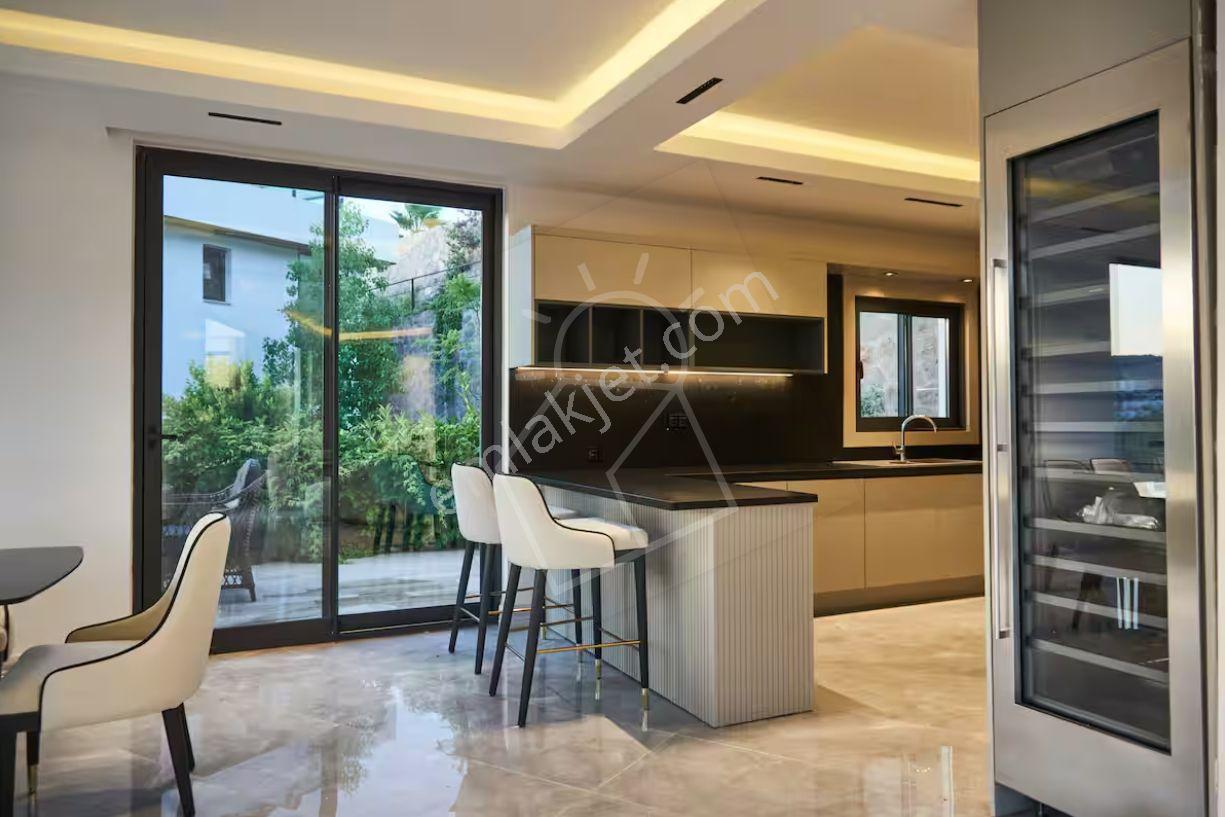 Müstakil Havuzlu Ultra Lüx Villa 5+2 Türk Hamam, Helikopter Pisti, Golf Sahası - Görsel 14