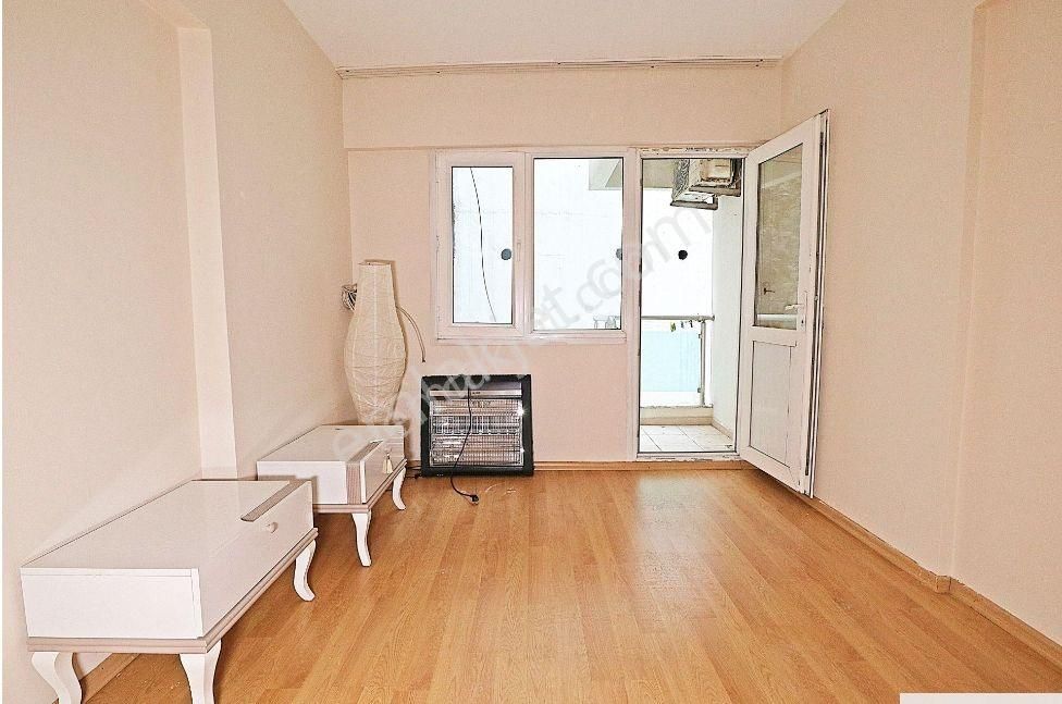 Simge'den 10 Yaşında Asansörlü Kapalı Otoparklı Arakat Daire - Görsel 7