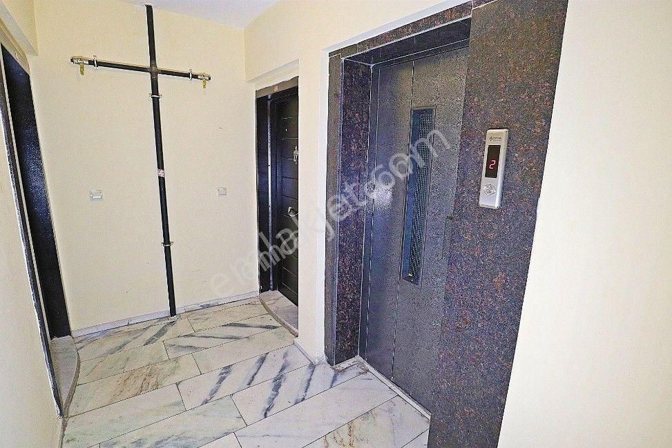 Simge'den 10 Yaşında Asansörlü Kapalı Otoparklı Arakat Daire - Görsel 15