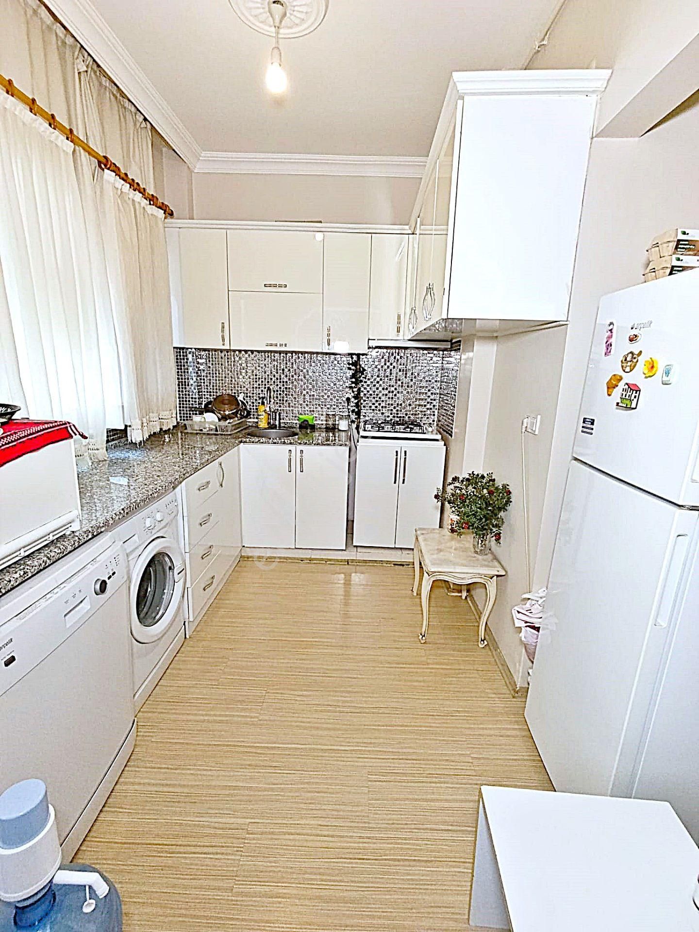 Simge'den Mithatpaşa Caddesi Paraleli Full Yapılı Satılık - Görsel 5