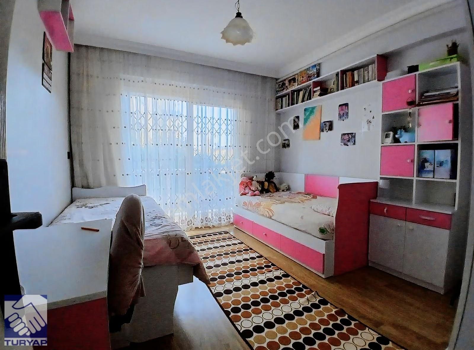 Kuşadası Ege Mahallesinde Satılık Geniş 3+1 Daire - Görsel 6