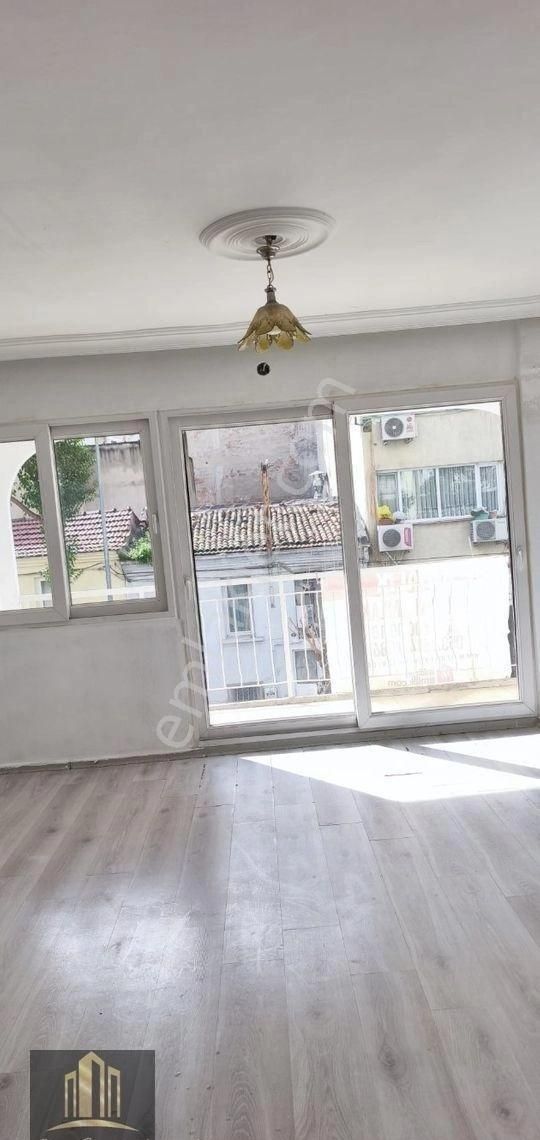 Alsancak Kahramanlar'da Asansörlü 3+1 Kiralık Daire - Görsel 3