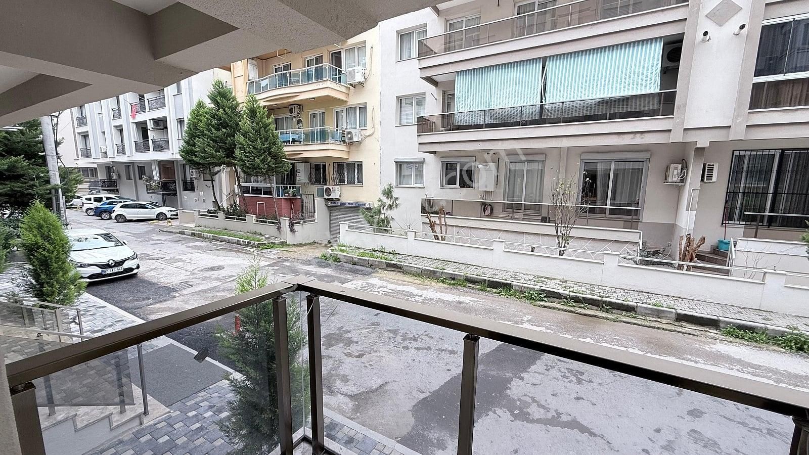 Karşıyaka'da Metroya Yakın Otoparklı Binada Sıfır Daire | Tekce - Görsel 3