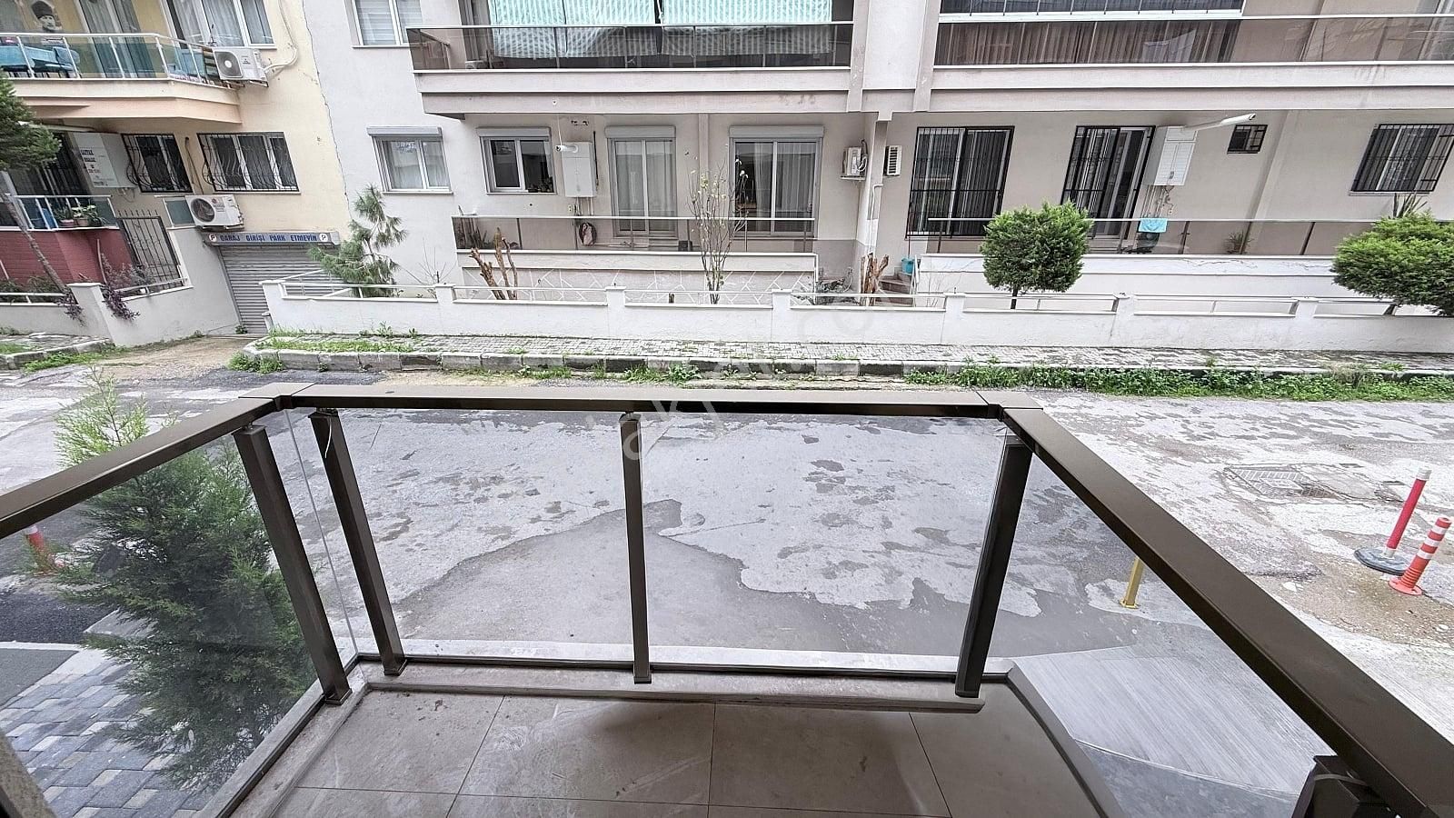 Karşıyaka'da Metroya Yakın Otoparklı Binada Sıfır Daire | Tekce - Görsel 11