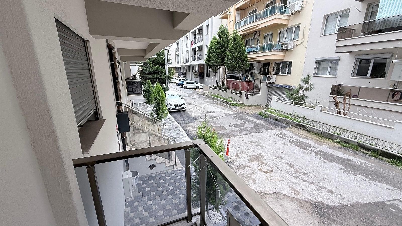 Karşıyaka'da Metroya Yakın Otoparklı Binada Sıfır Daire | Tekce - Görsel 12