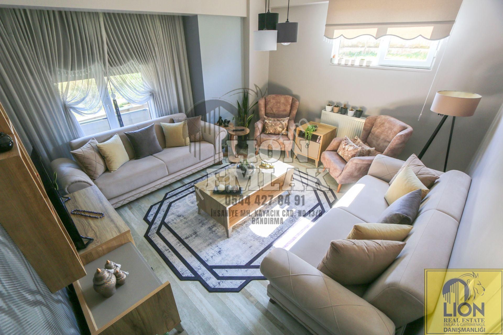 Lıon Emlak'tan Levent'te Arakat,balkonlu Satılık 2+1 Daire