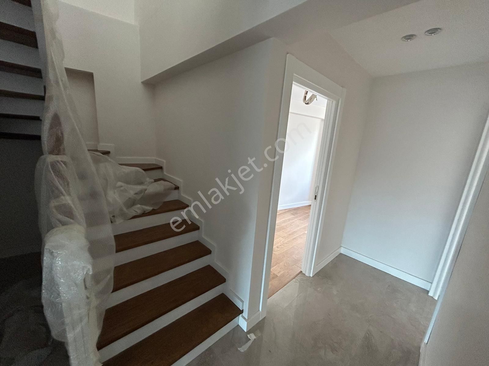 Üsküdar Merkez'de Boğaz Manzaralı Net 150 M2 3+1 Dubleks Daire - Görsel 16