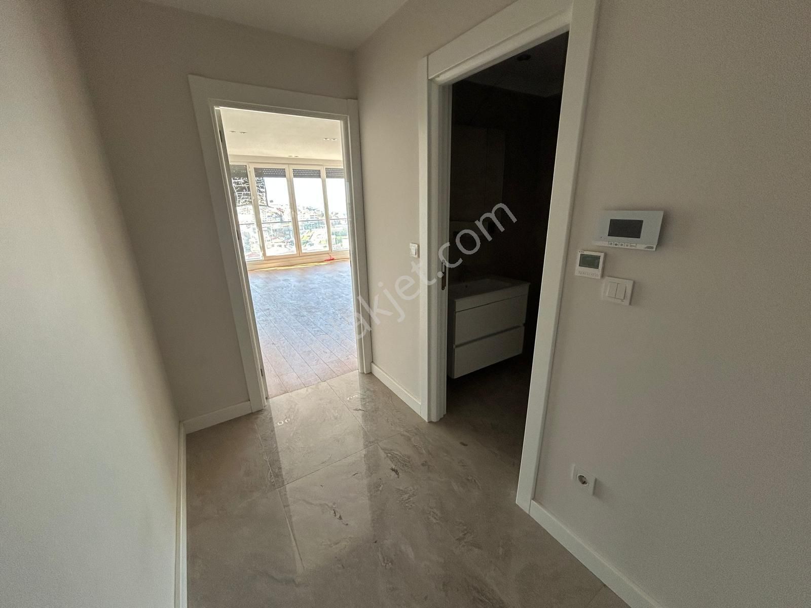 Üsküdar Merkez'de Boğaz Manzaralı Net 150 M2 3+1 Dubleks Daire - Görsel 26