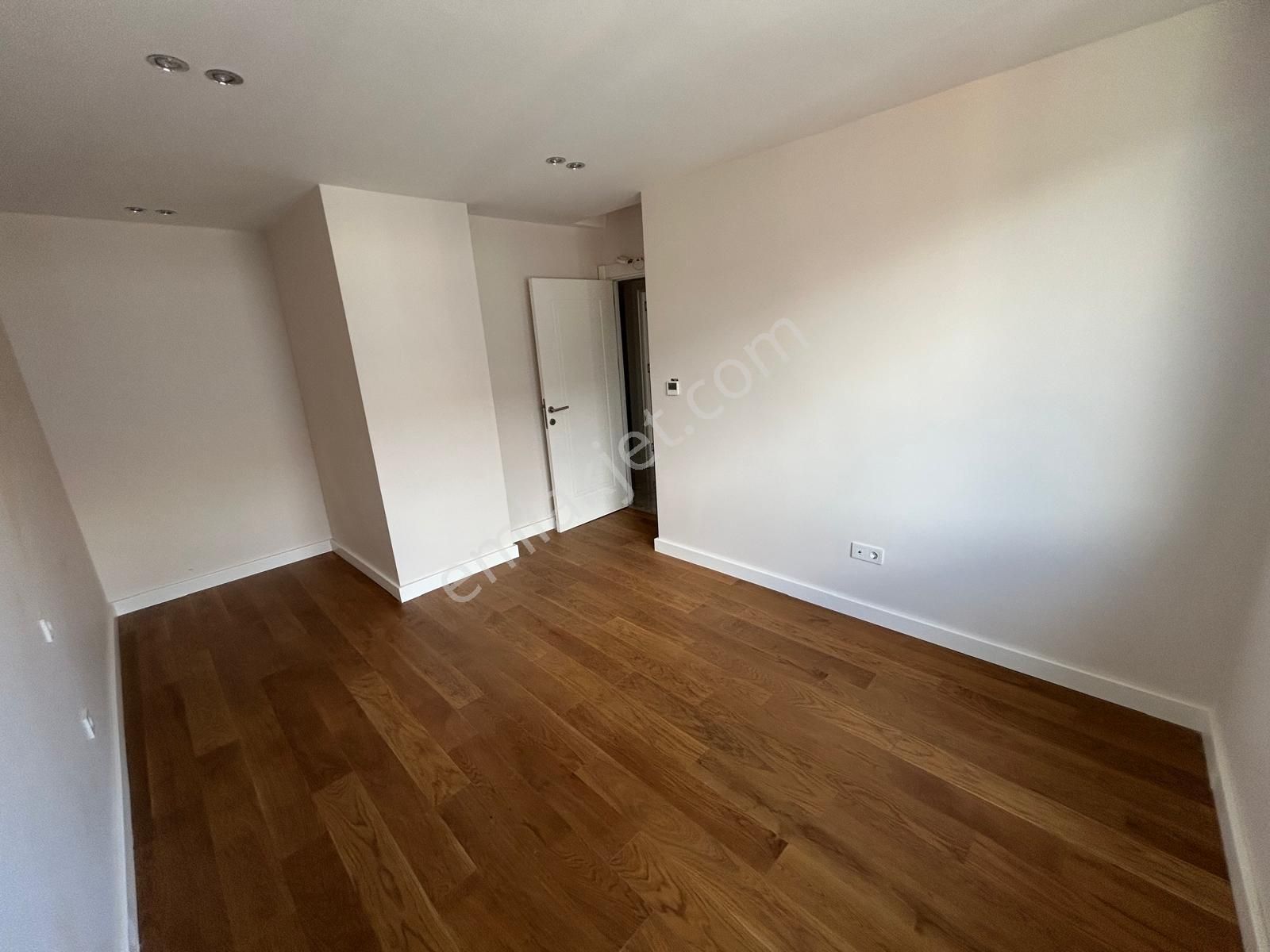 Üsküdar Merkez'de Boğaz Manzaralı Net 150 M2 3+1 Dubleks Daire - Görsel 14