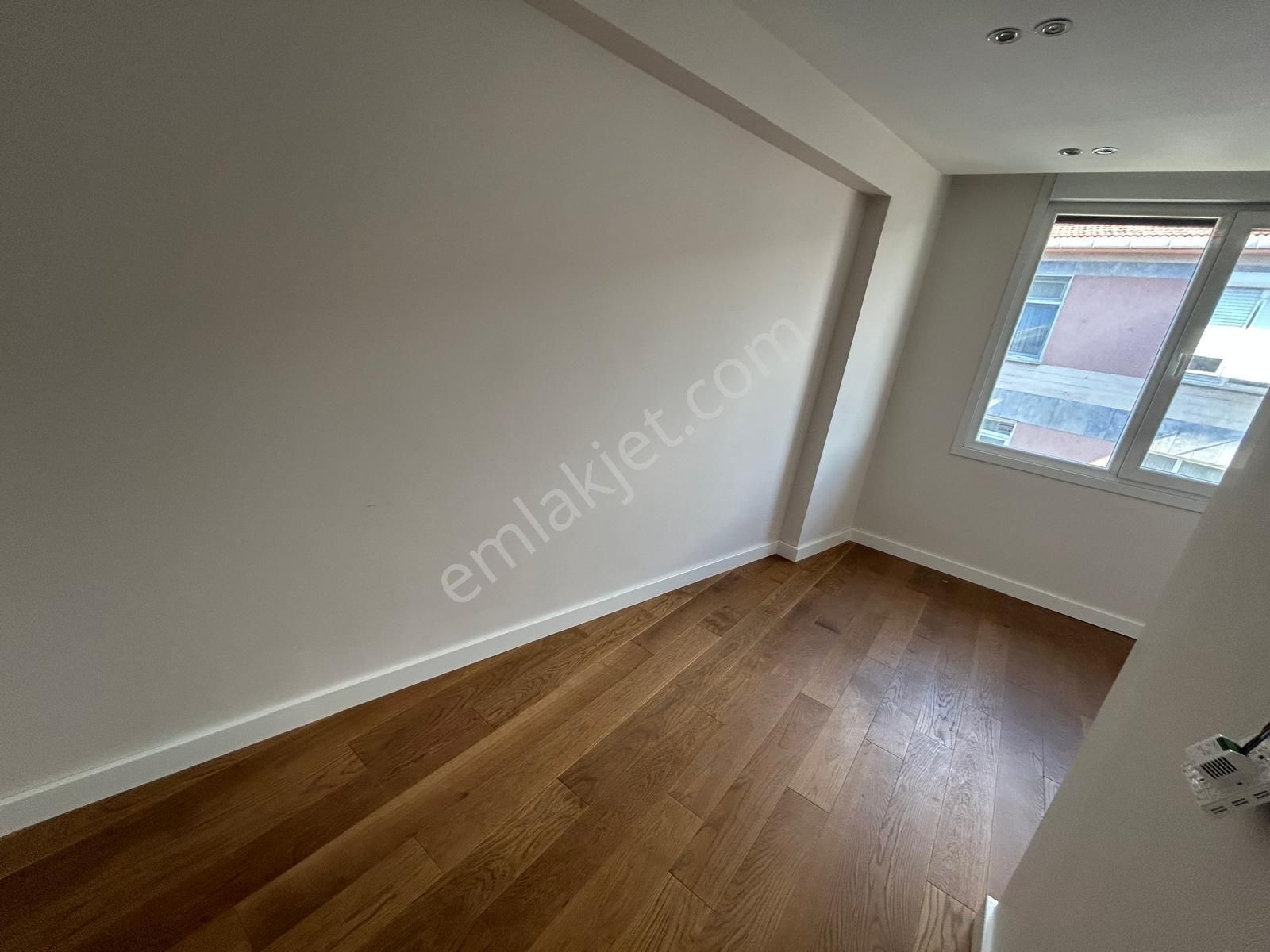 Üsküdar Merkez'de Boğaz Manzaralı Net 150 M2 3+1 Dubleks Daire - Görsel 9