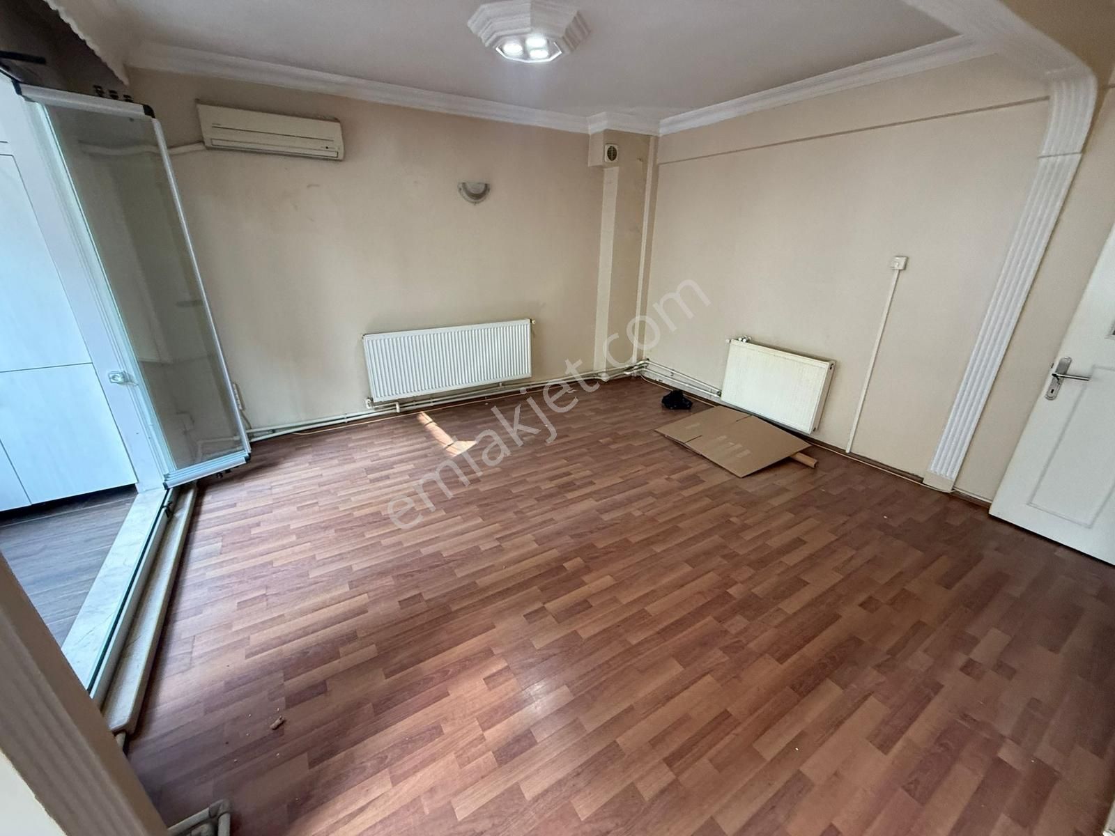 Home'dan İsmetpaşa Mah'de Kiralık 100m 2+1 1-kat Temiz Daire....