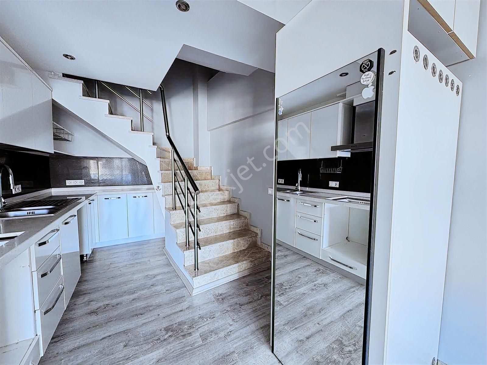 Marmaris Merkez'de Eşyasız Kiralık Daire - Görsel 21