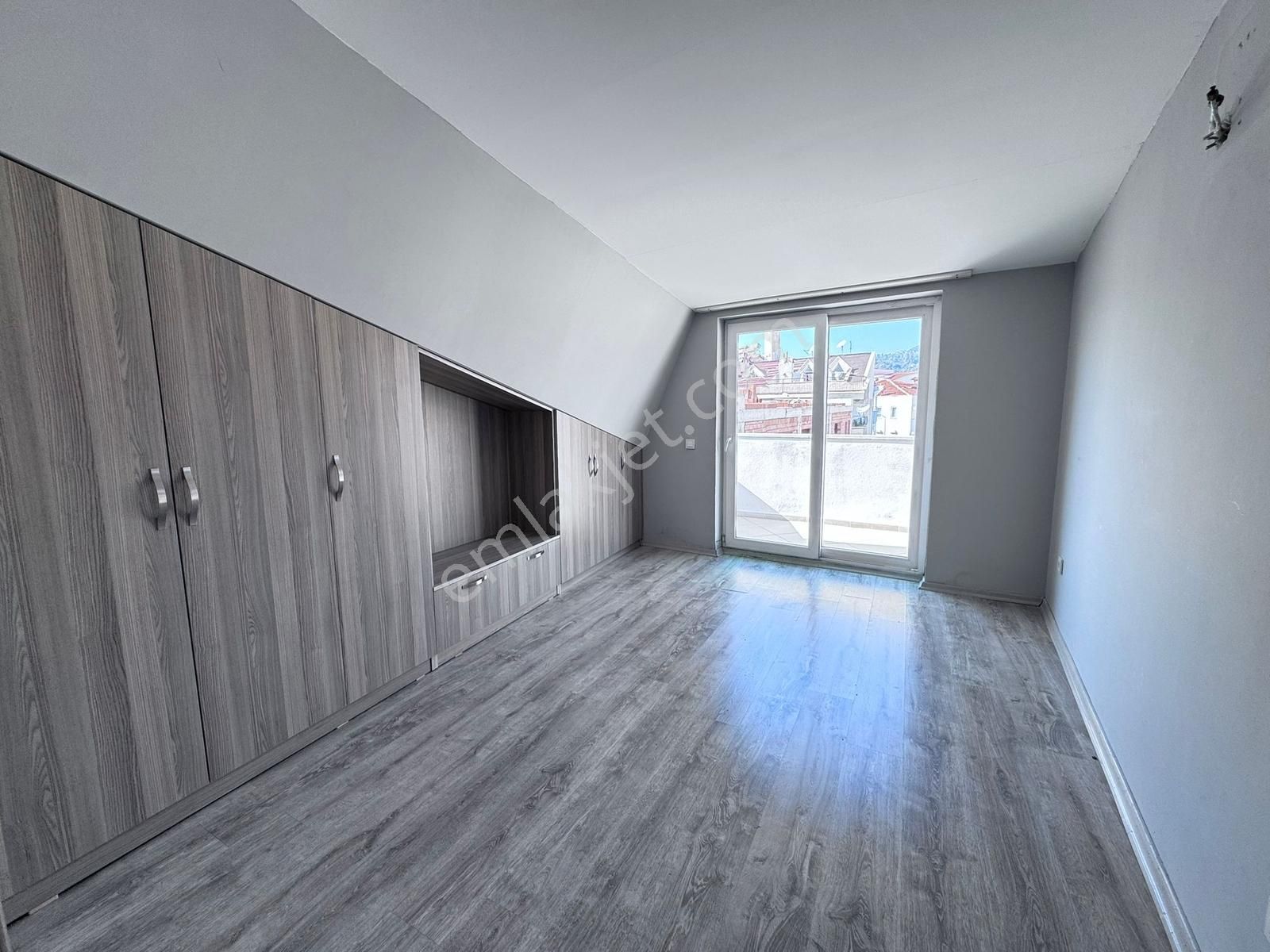 Marmaris Merkez'de Eşyasız Kiralık Daire - Görsel 14