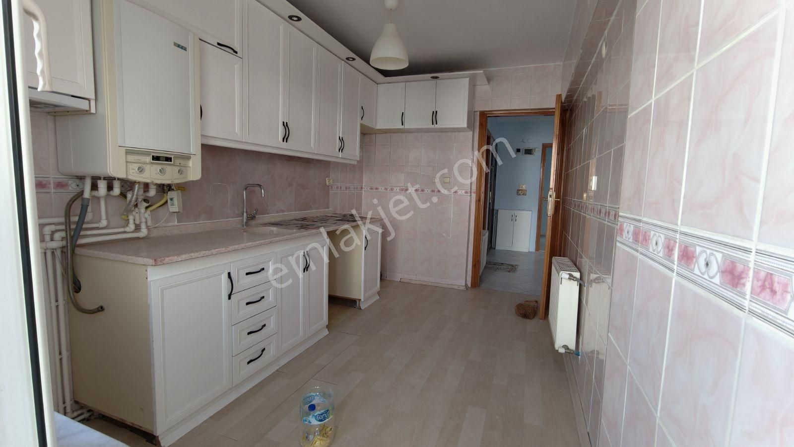 Anadolu Emlaktan Troya Caddesi Uysal Market Yakını Asansörlü - Görsel 23