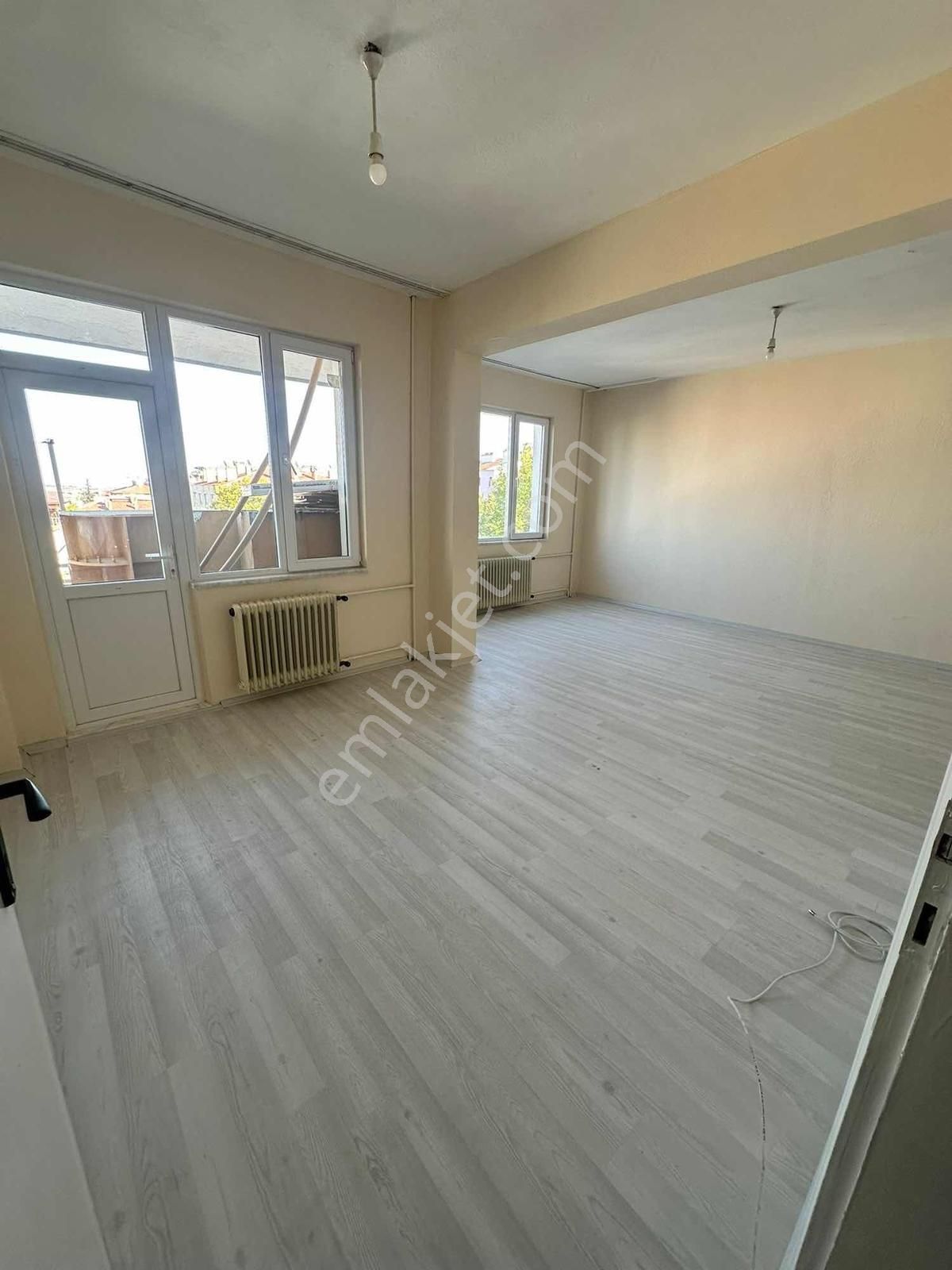 Şems'ten Nar Gross Arkası Merkezi Konumda Geniş 2+1 Daire - Görsel 7