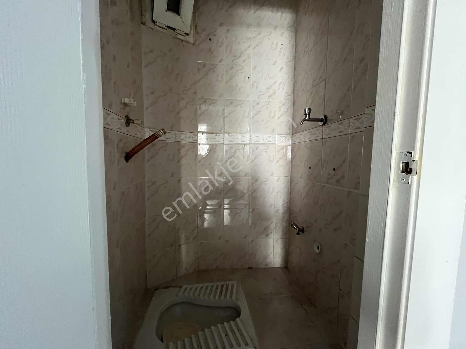 Çamlık Mahallesi Bahçe Katı 2+1 Satılık Boşş Daire - Görsel 16