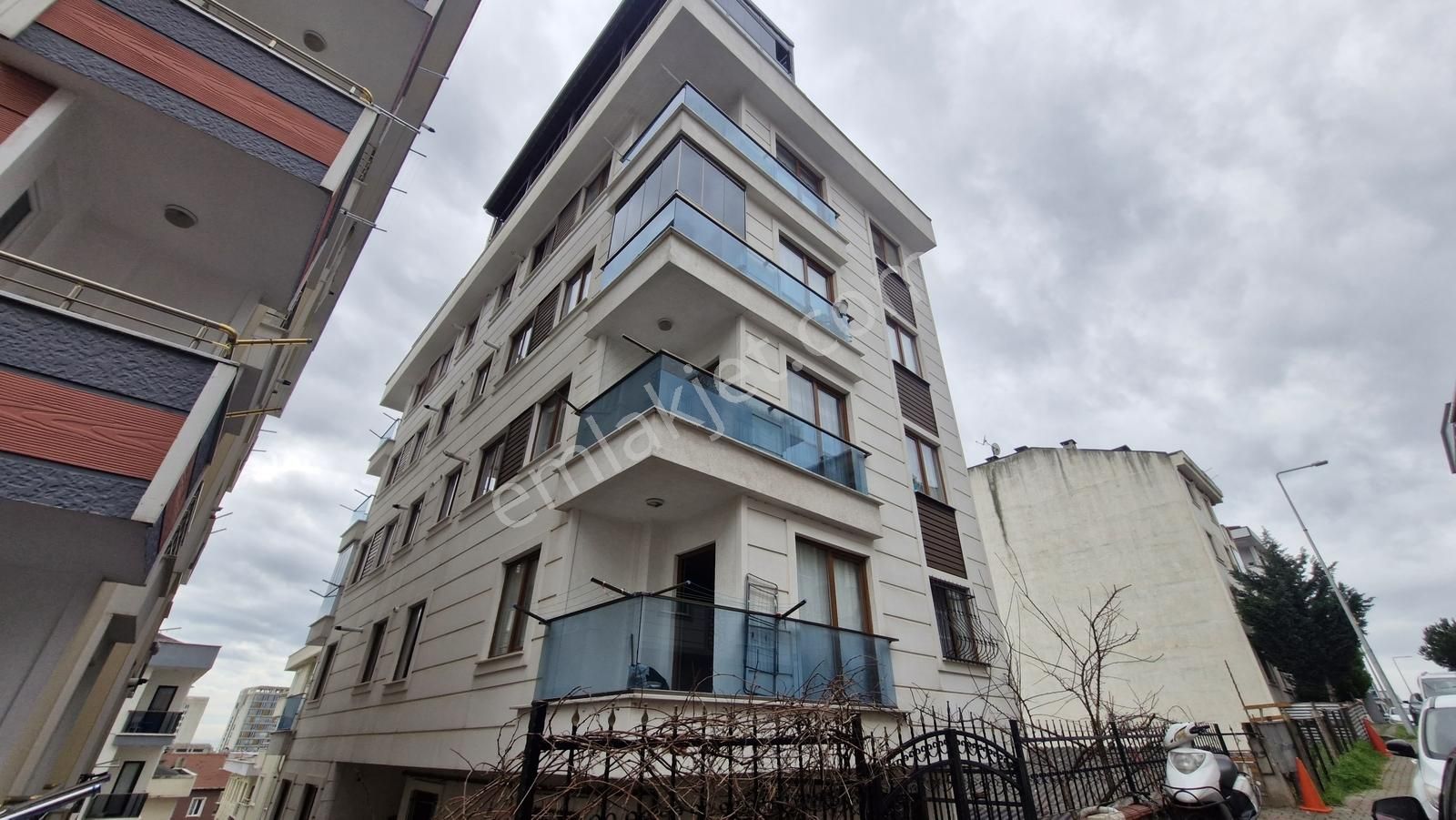 Home Gayrimenkulden Sancaktepe De 2+1 Satılık Daire - Görsel 14