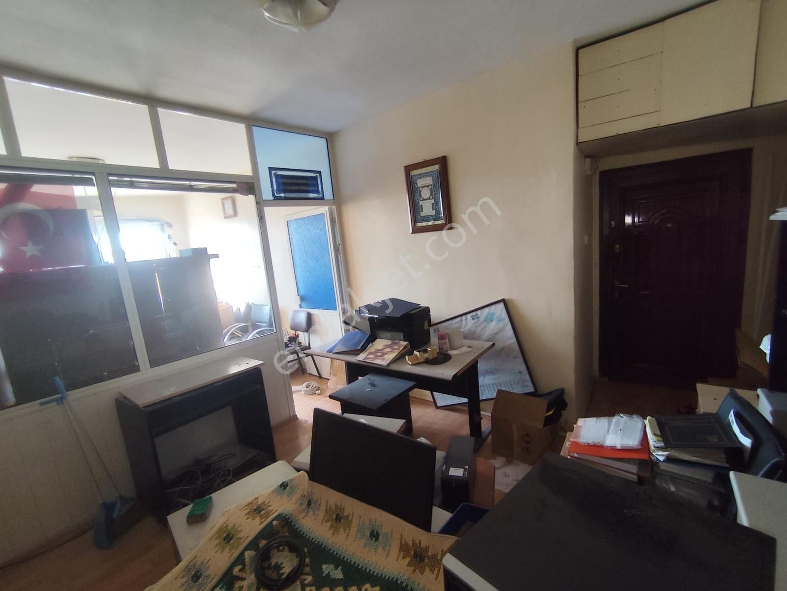 Azmir'den Kiralık 30 M2 Cadde Üstü Asansörlü Ofis For Rent - Görsel 4