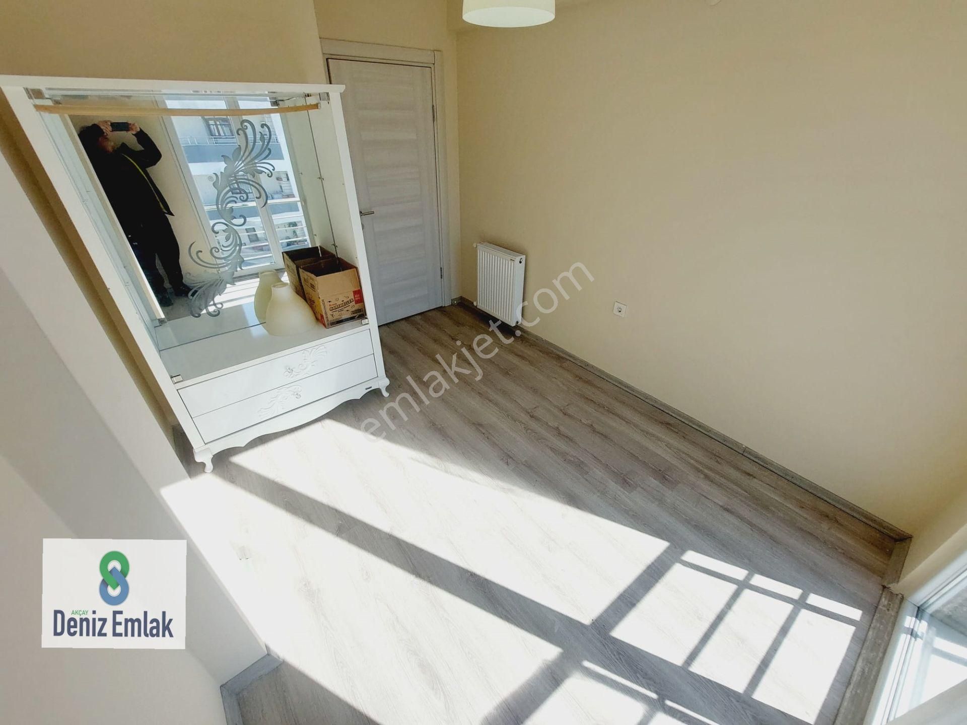Denizden Akçayda Öncephe Asansörlü Doğalgazlı Satılık 1+1 Daire. - Görsel 16