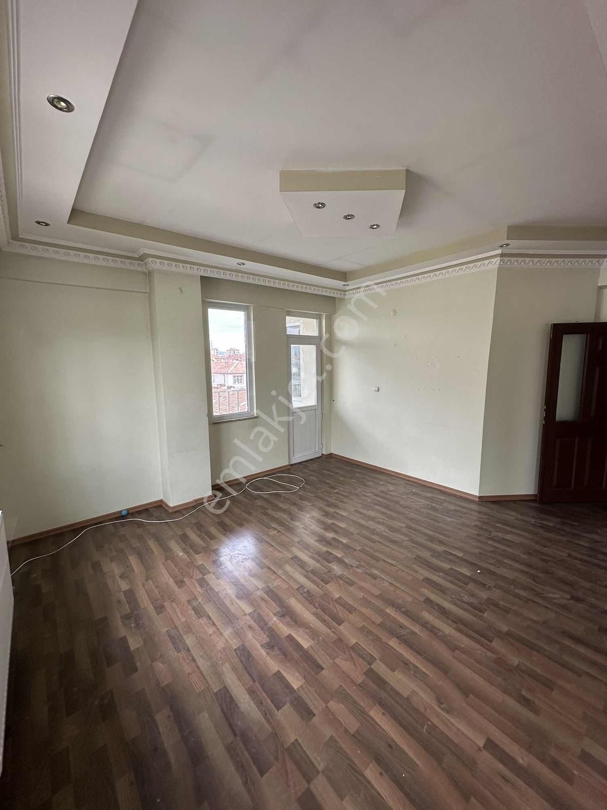 Remax Forumdan Düşük Kat Satılık 3+1 - Görsel 13