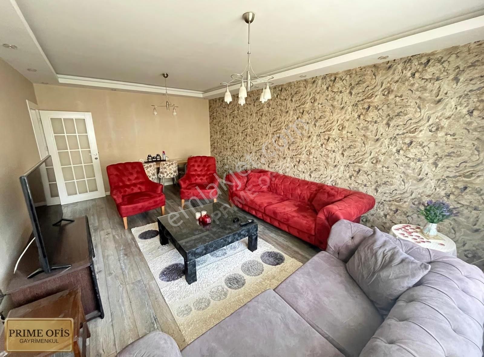 19 Mayıs Mahallesinde Eşyalı Kiralık Geniş Daire