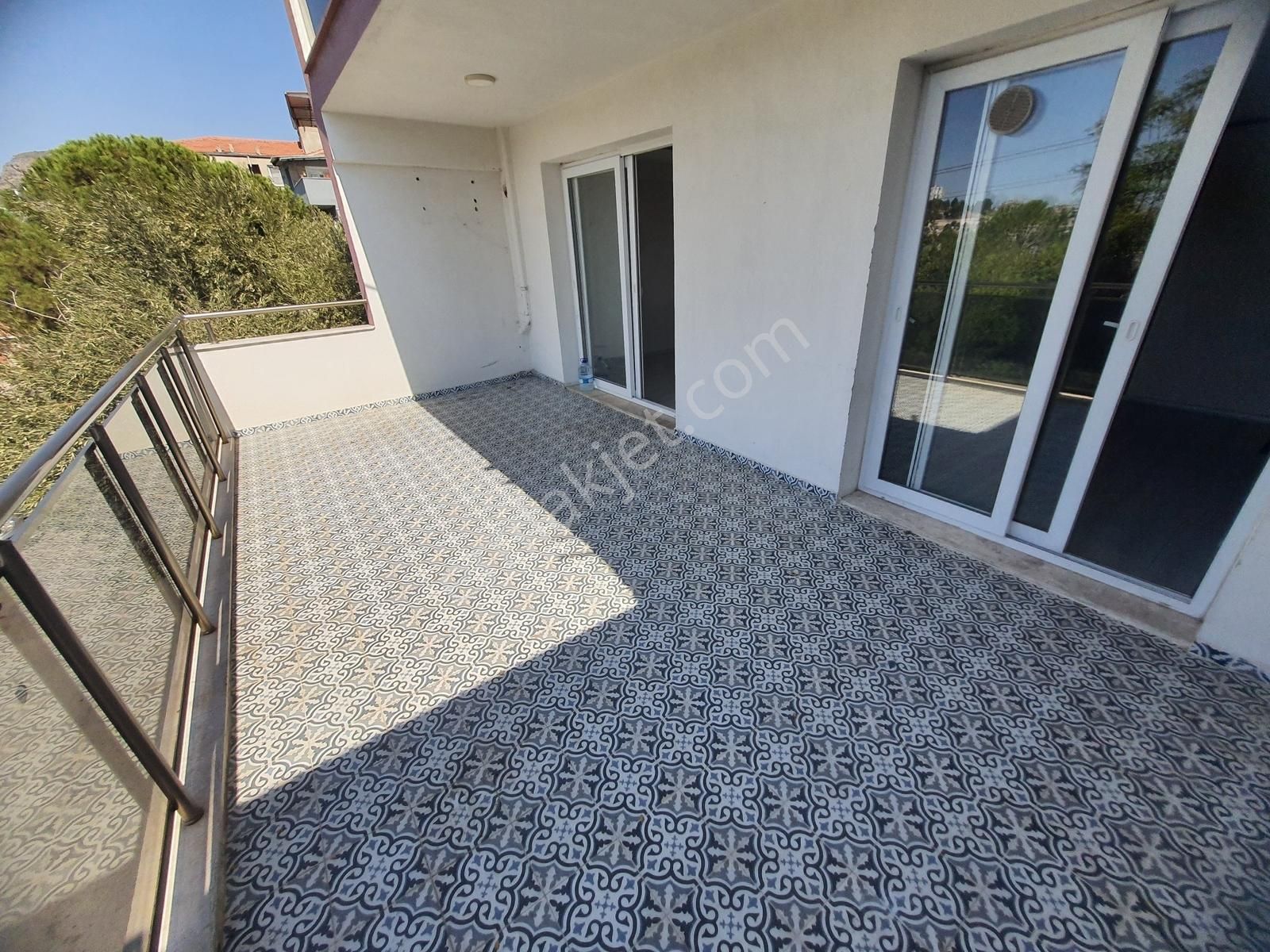 Şirintepe De Oto Parklı Doğalgazlı Ankastreli Kiralık 2+1 Daire - Görsel 17