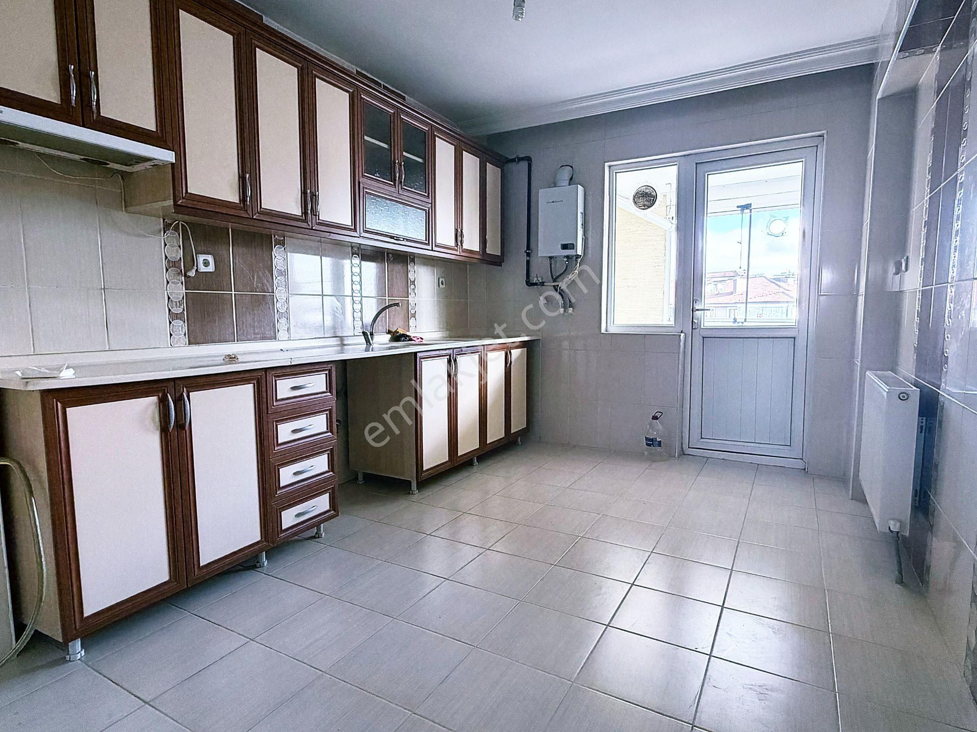 Cihandan Burç Mah Seval, Teleferik Son Durağa Yakın Boş Kiralık 3+1 Daire - Görsel 2