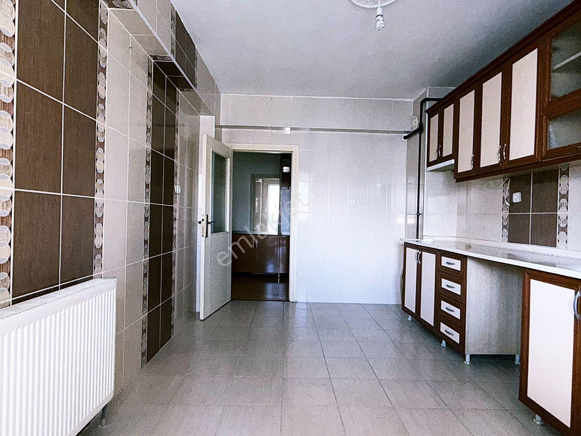 Cihandan Burç Mah Seval, Teleferik Son Durağa Yakın Boş Kiralık 3+1 Daire - Görsel 5