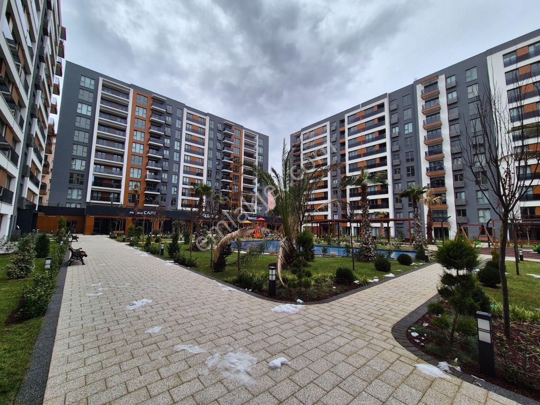 Siltaş Premıum'da Ara Kat Önü Açık Güney Alan 3+1 Kiralık Daire