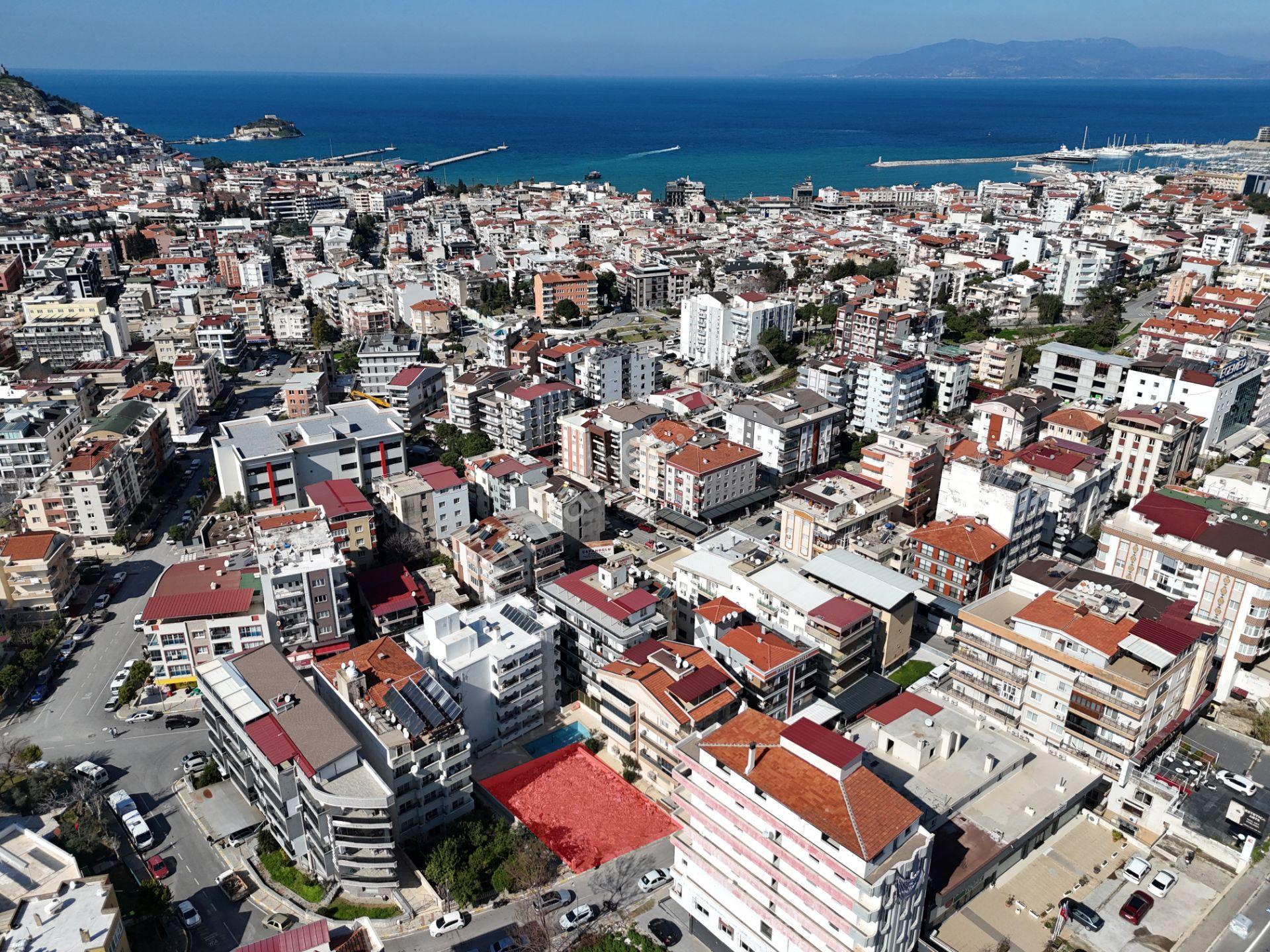 Kuşadası Merkezde 4 Kat İmarlı Arsa - Görsel 3