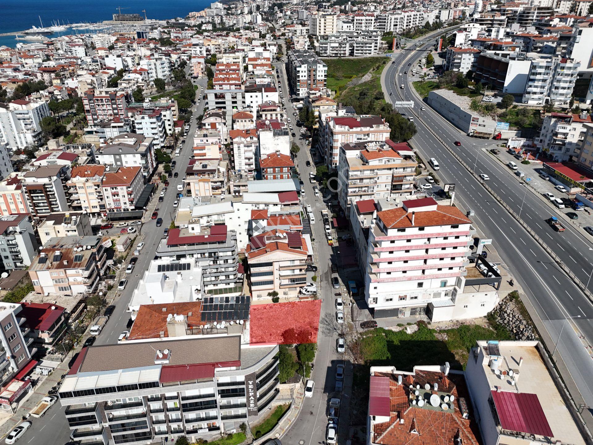 Kuşadası Merkezde 4 Kat İmarlı Arsa