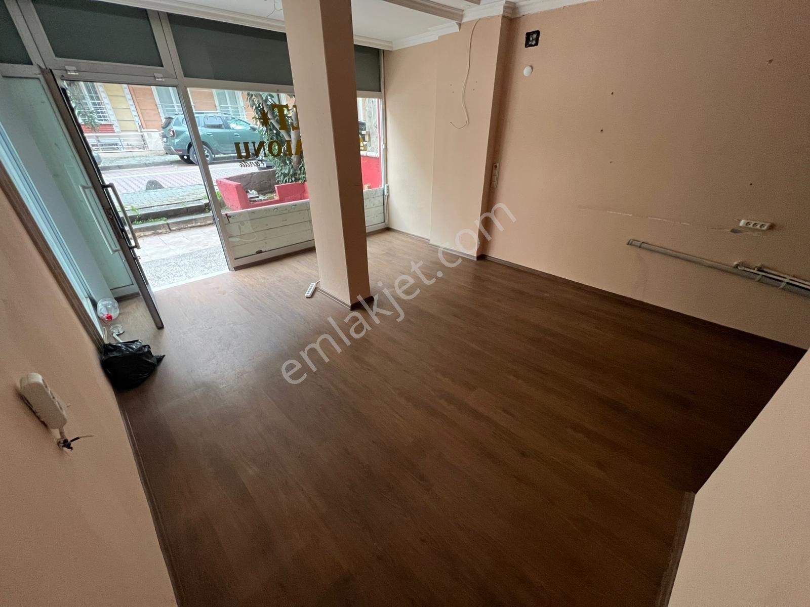 Pegaas'tan Mareşal Caddesine 2.bina Metrobüse 4dk Kiralık Dükkan - Görsel 9