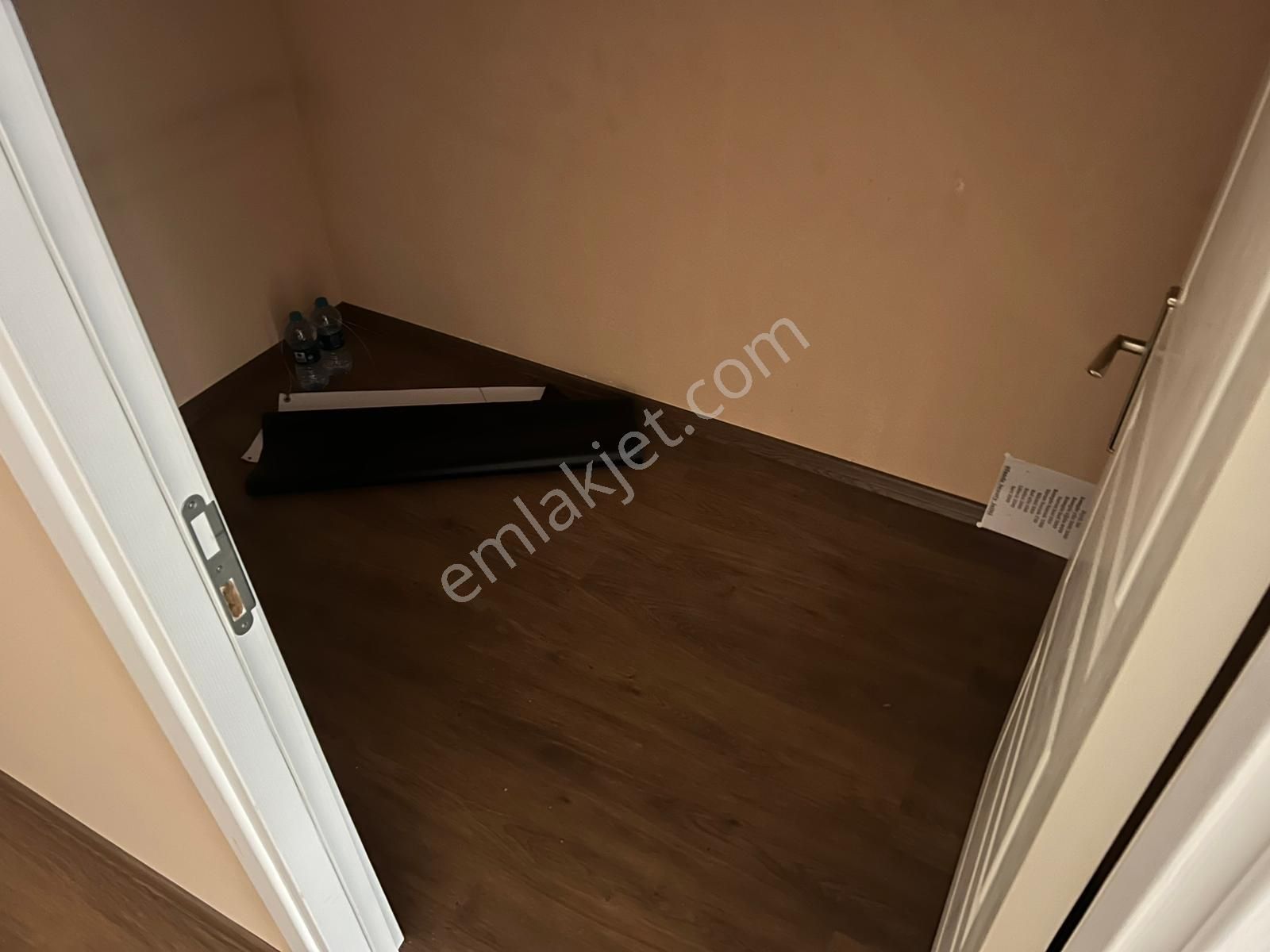 Pegaas'tan Mareşal Caddesine 2.bina Metrobüse 4dk Kiralık Dükkan - Görsel 6