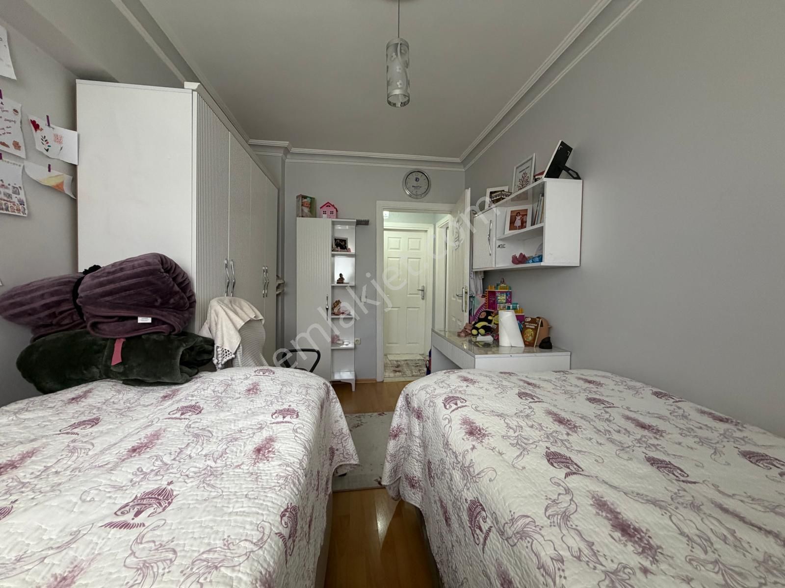 Emaks'tan/gökkuşağı Mahallesinde/merkezde/bakımlı/temiz//3+1 - Görsel 18