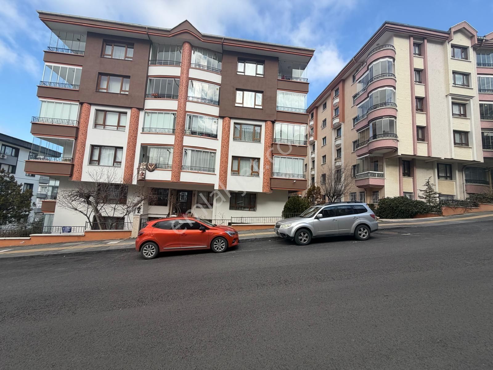 Emaks'tan/gökkuşağı Mahallesinde/merkezde/bakımlı/temiz//3+1 - Görsel 32