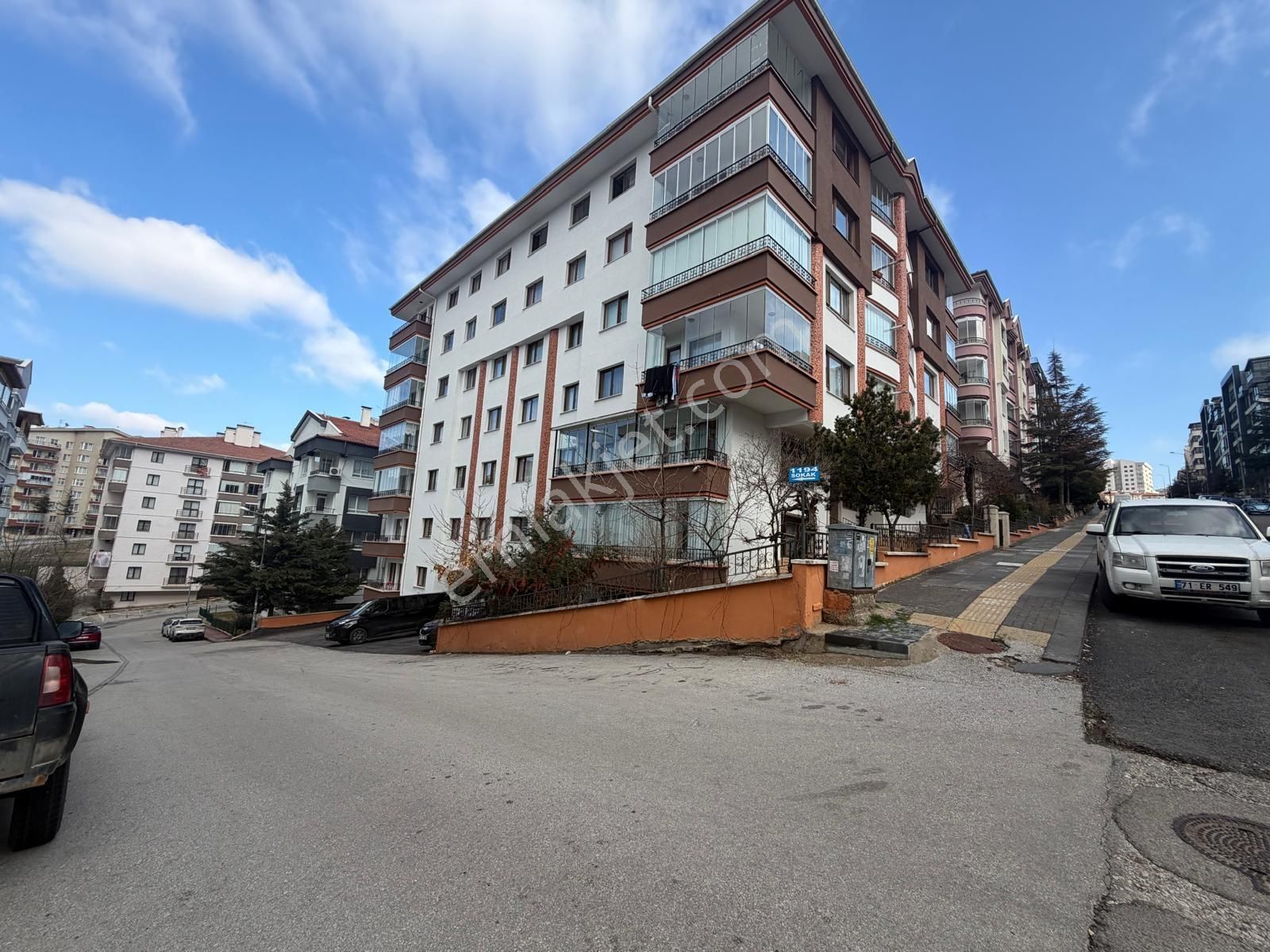 Emaks'tan/gökkuşağı Mahallesinde/merkezde/bakımlı/temiz//3+1