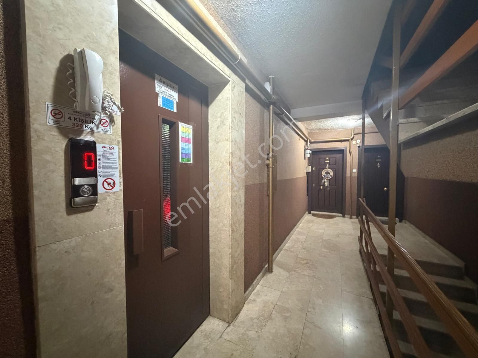 Emaks'tan/gökkuşağı Mahallesinde/merkezde/bakımlı/temiz//3+1 - Görsel 15