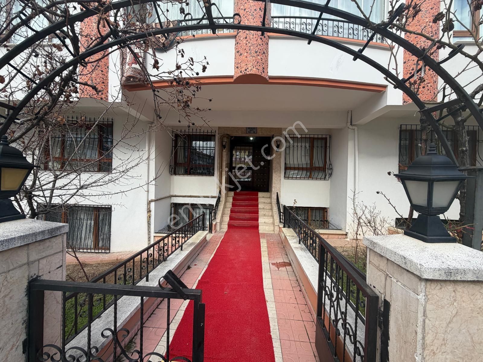 Emaks'tan/gökkuşağı Mahallesinde/merkezde/bakımlı/temiz//3+1 - Görsel 21