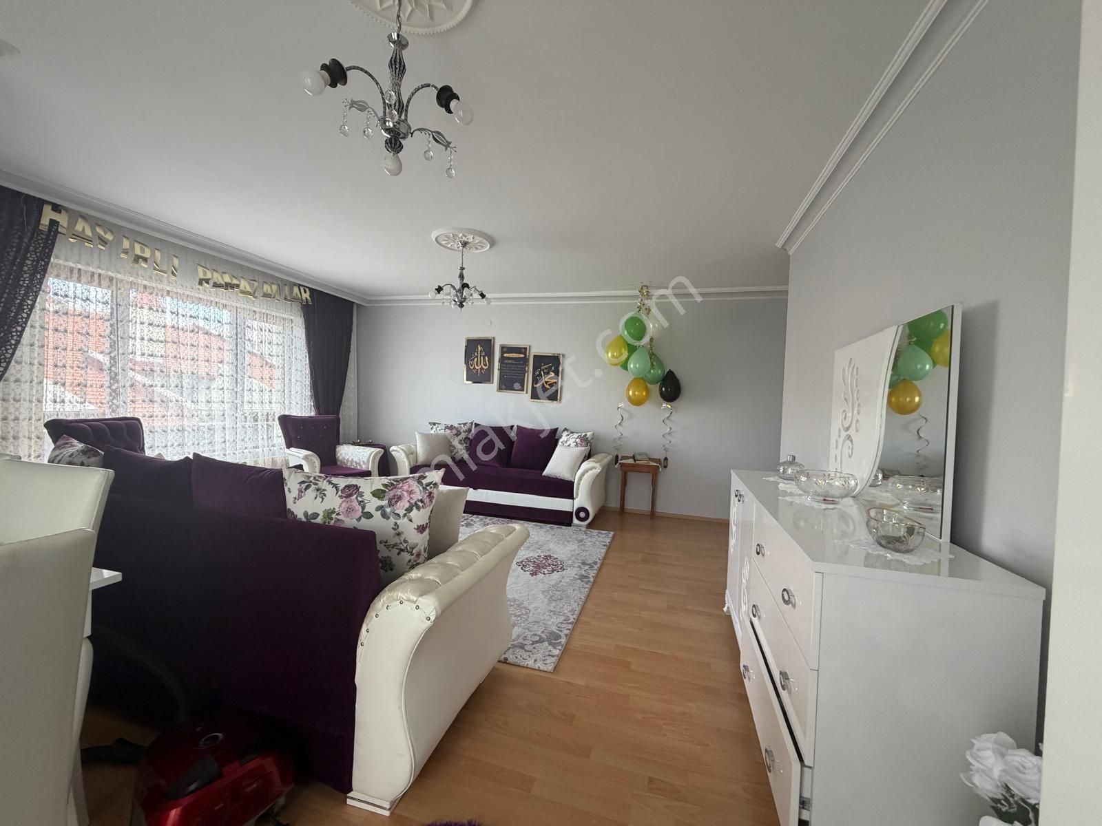 Emaks'tan/gökkuşağı Mahallesinde/merkezde/bakımlı/temiz//3+1 - Görsel 4