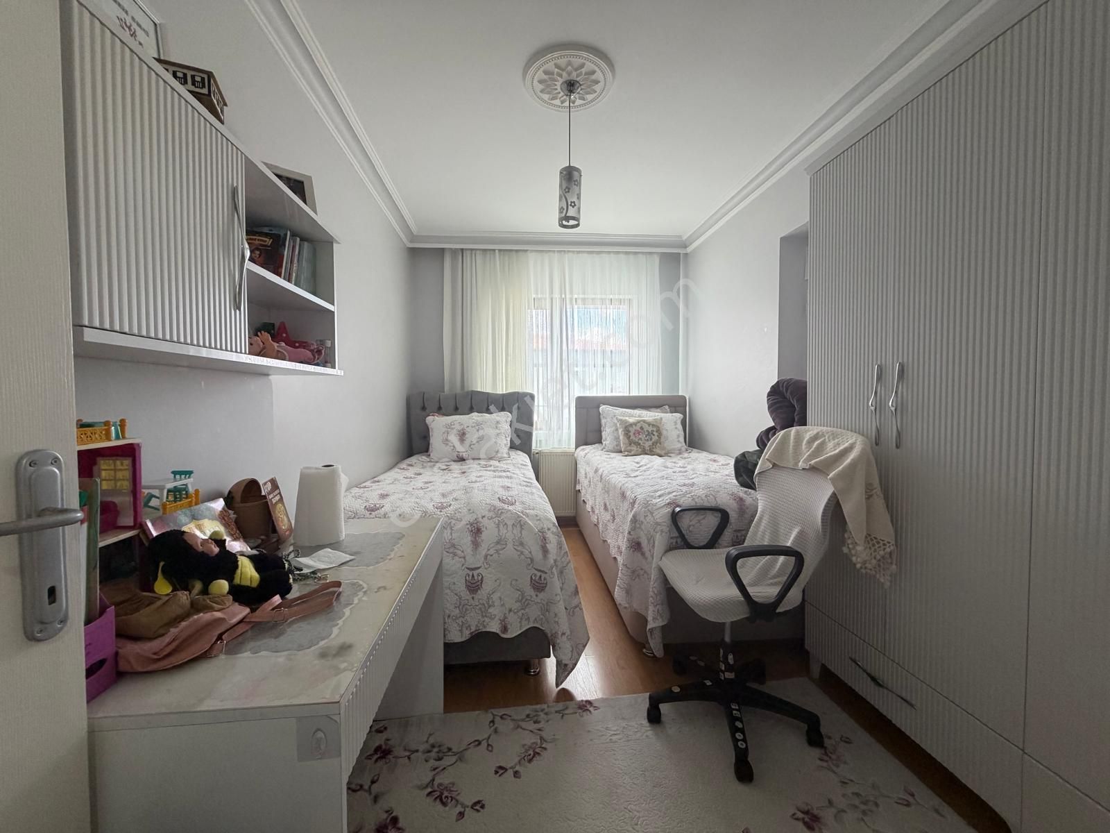 Emaks'tan/gökkuşağı Mahallesinde/merkezde/bakımlı/temiz//3+1 - Görsel 2