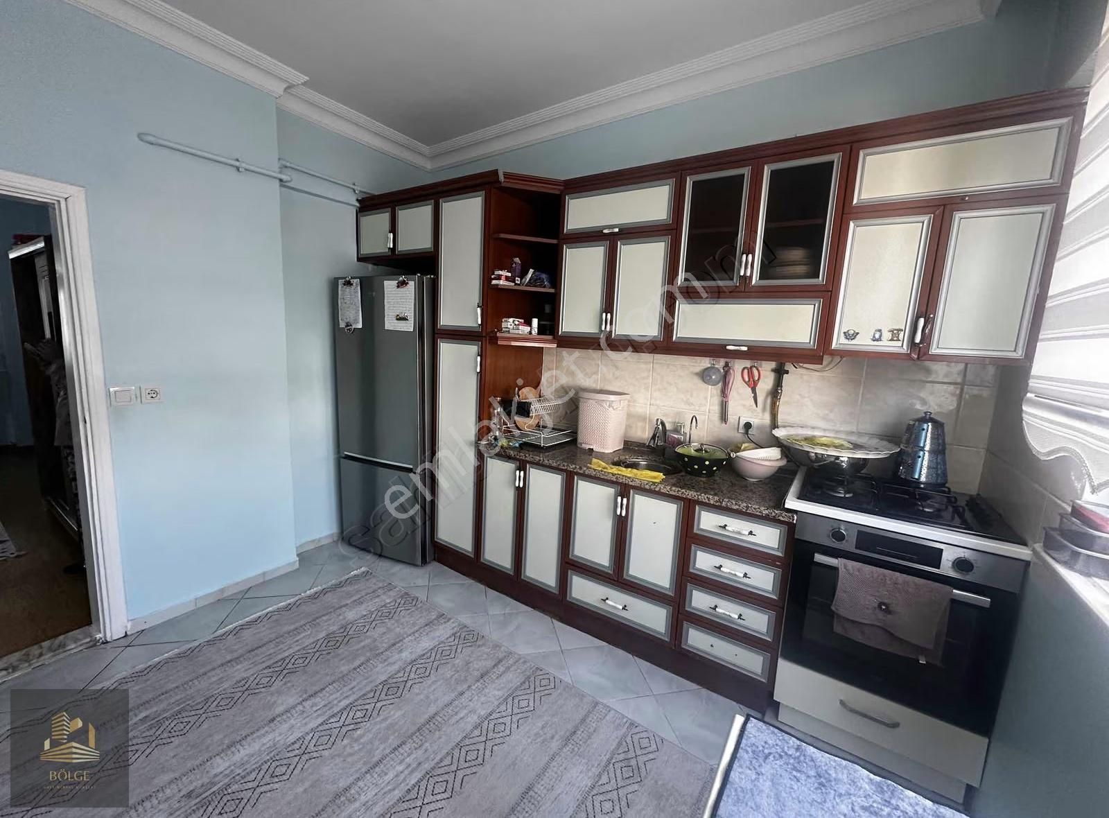 Bölge'den Kemalpaşa Caddesi Üzerinde Ara Kat Temiz 130 M2 3+1 - Görsel 4