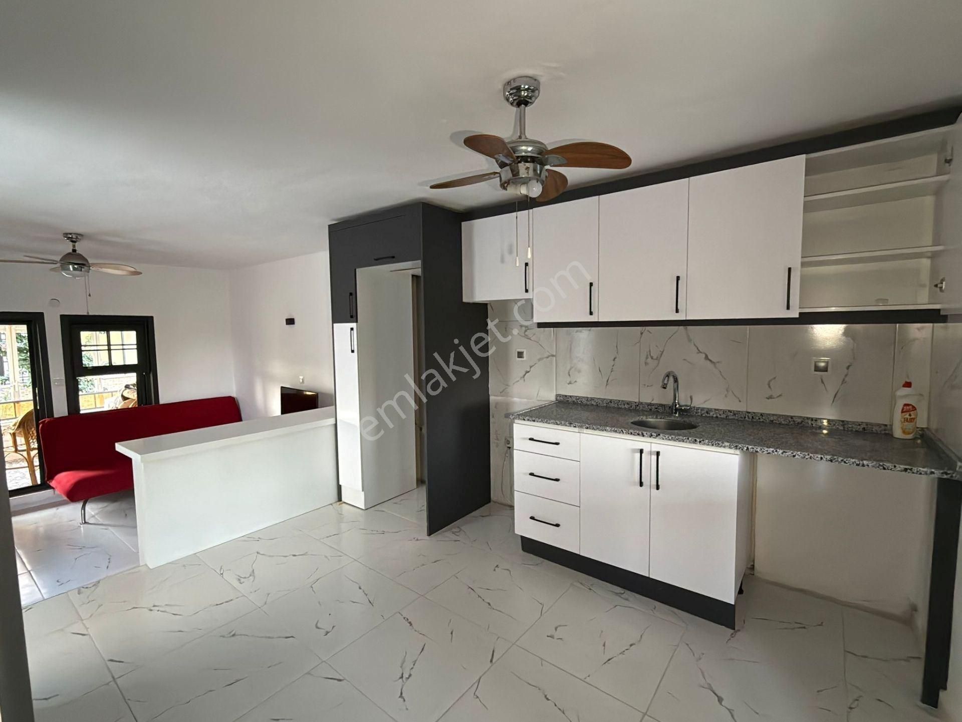 Alanya'da Denize 350 Mt. Mesafede 2+1 Bahçeli Satılık Villa - Görsel 9