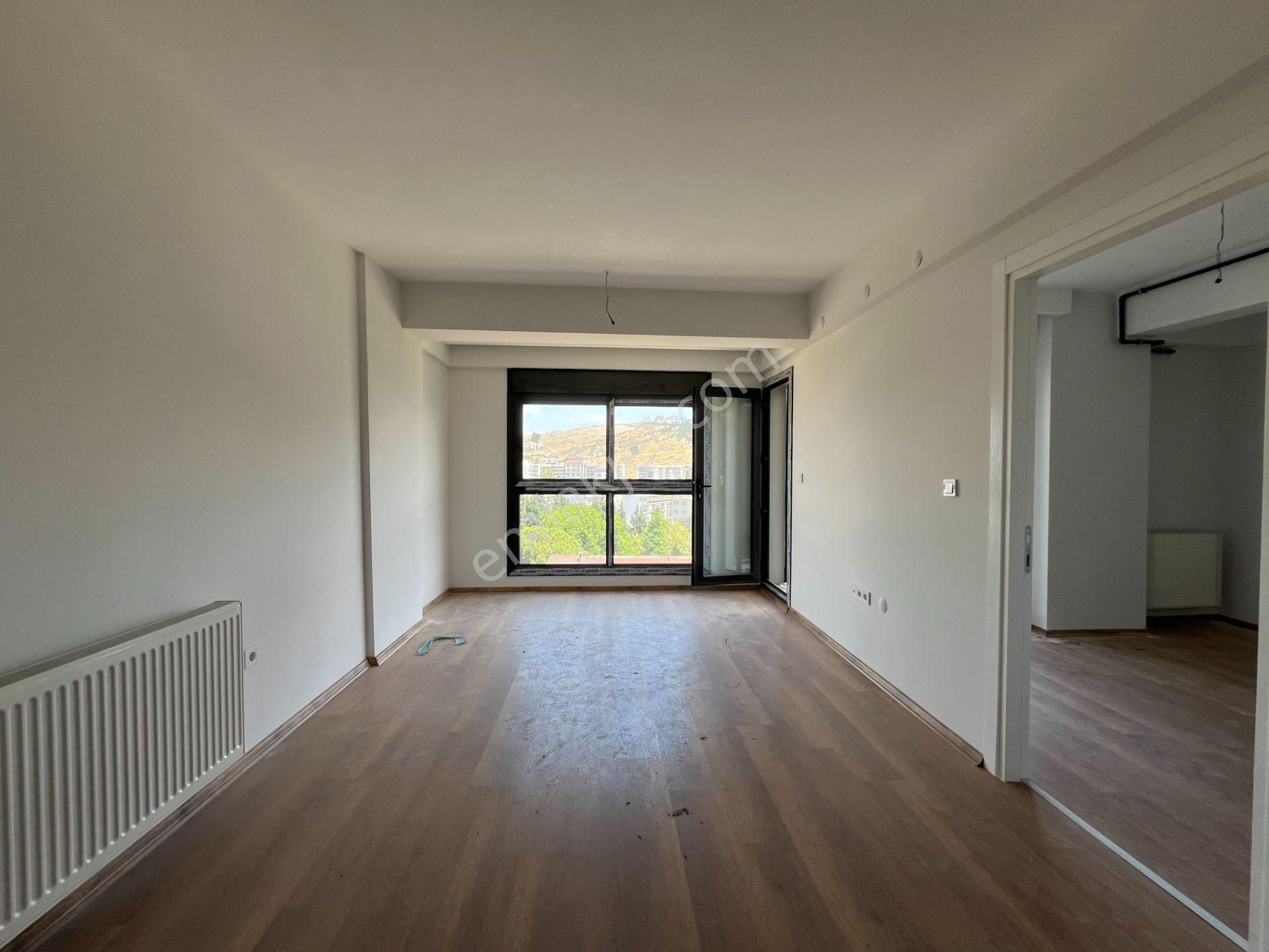 Çiğli Katip Çelebi Üniversitesi Yakını Sıfır 1+1 Satılık Daire - Görsel 3