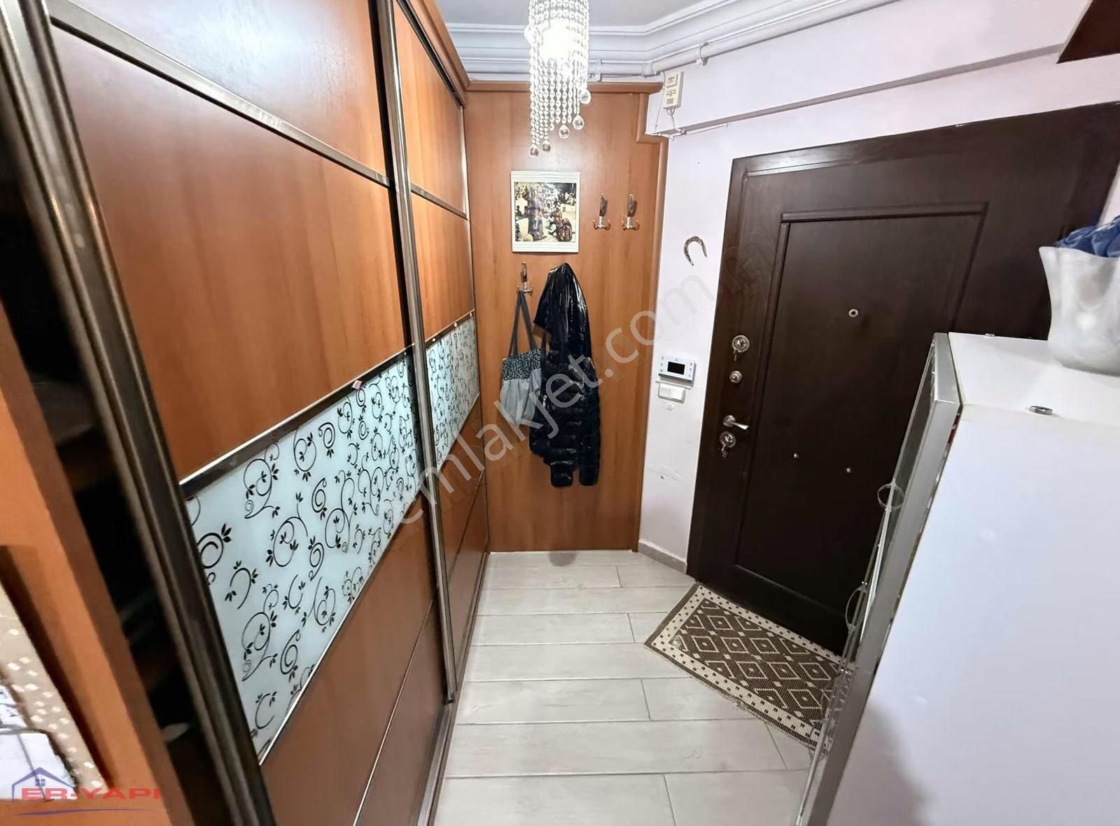 Er Yapı Emlak 3+1 D.gazlı Ebevyn Bany Ara Kat Site İçi Satılık - Görsel 4