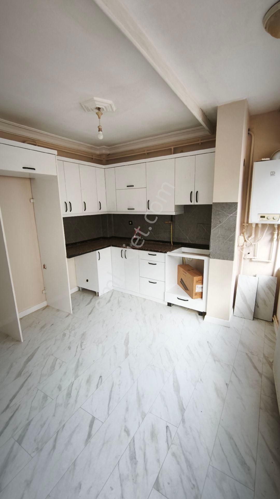 Çınarlı Mah.sahibinden Ara Kat Ebeveyn Banyolu - Görsel 4