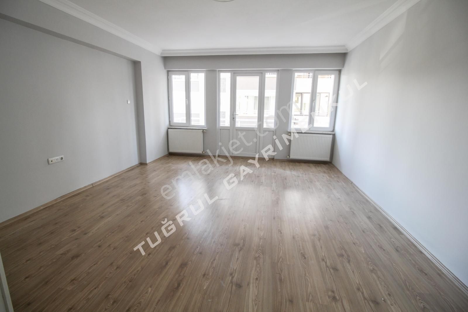 Üçevler'de Site İçerisinde 3+1 Ara Kat Satılık Daire - Görsel 2