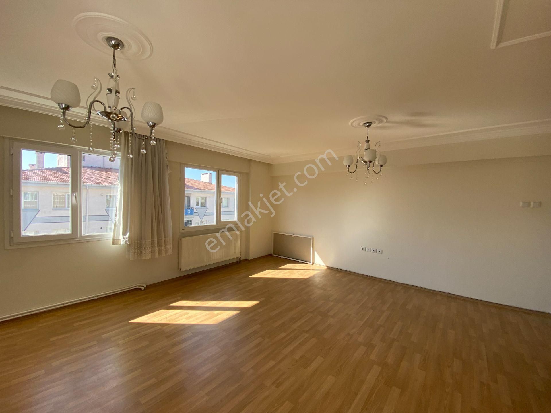 Çiğli Cumhuriyet Mahallesi Centaş Sitesi'nde 3+1 Satılık Daire - Görsel 12