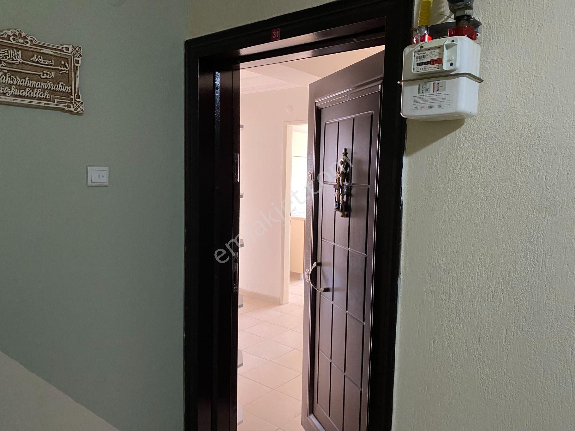 Çiğli Cumhuriyet Mahallesi Centaş Sitesi'nde 3+1 Satılık Daire - Görsel 3