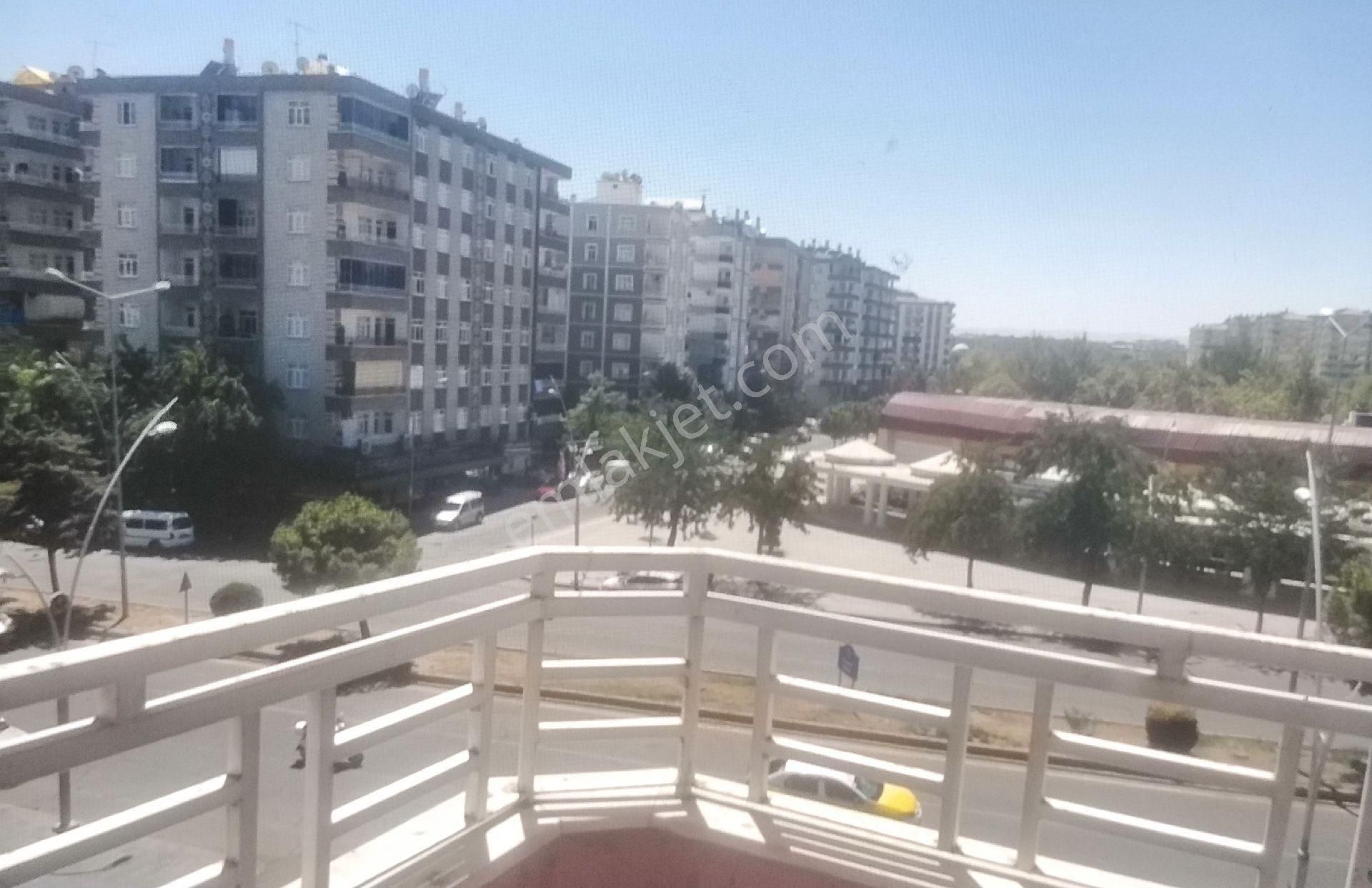 Sahibinden Diclekent Evlendirme Dairesi Karşısı Anayola Geniş Daire İrtibat Numarası Açıklamada - Görsel 2