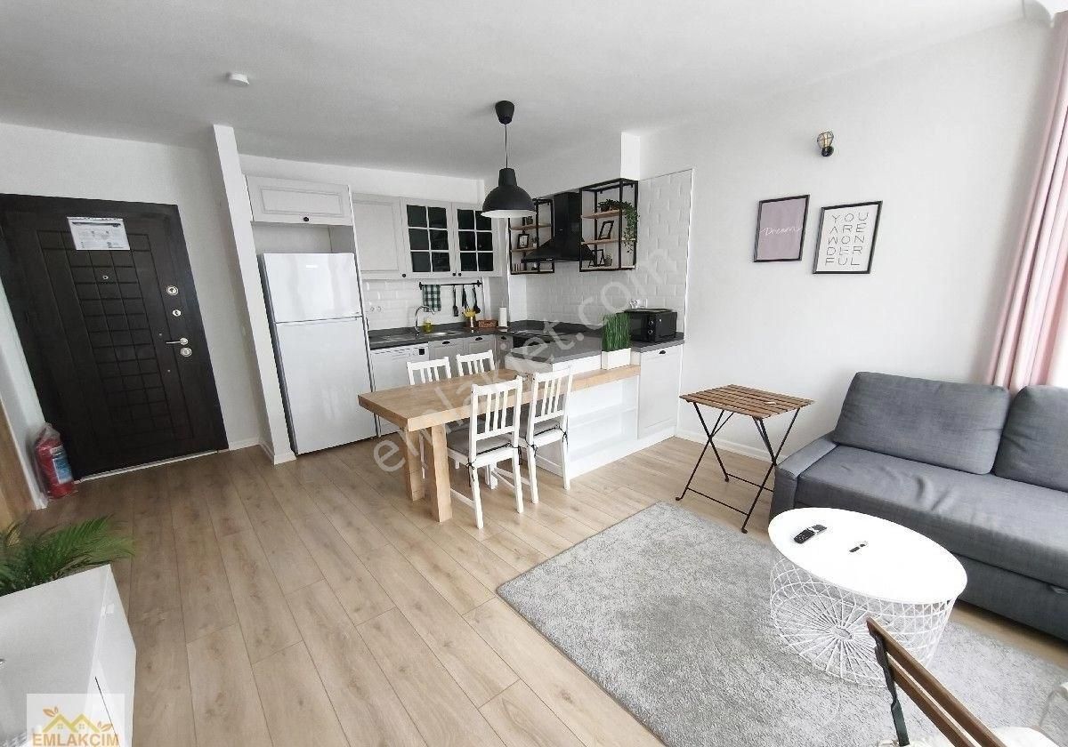 Denize Sıfır Sitede Deniz Manzaralı Daire - Görsel 9